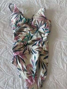 Shade & Shore women’s Floral Leaf One-Piece Swimsuit - Pink & Green